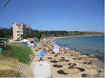 Akra Apartments