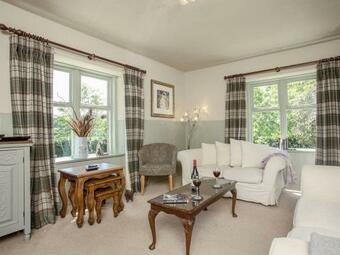 Avenue Cottage