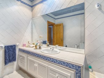 Fascinating Holiday Home In Villaca�as With Swimming Pool