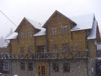 Hostal Chalet Truten