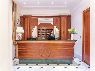 Raeli Hotel Lux