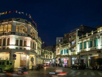 Green Collection Care Hotel (24 Hours Free Transfer From Meilan Airport/railway Station)