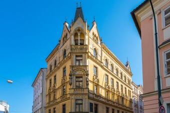 Vincent Apartment