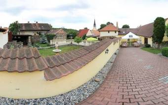 Hostal Penzion A Restaurace Nad Hradem