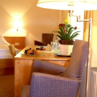 Schlosshotel Eyba Mit G�stehaus