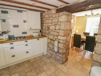 Rainforest Cottage