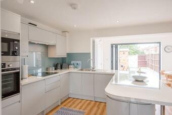 4 Sea View Walk Pakefield