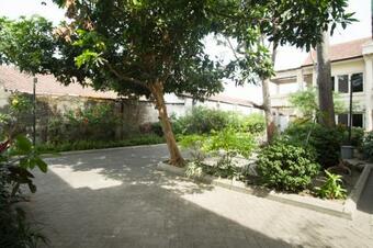 Hostal Reddoorz Near Rumah Sakit Baptis Kediri