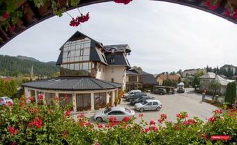 Hotel Cosmos
