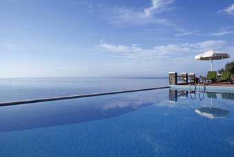 Hotel Selana Suites