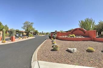 Townhome With Private Patio And Mountain Views!