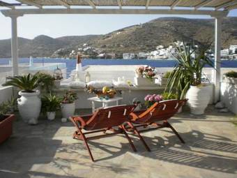 Hostal Villa Katapoliani I