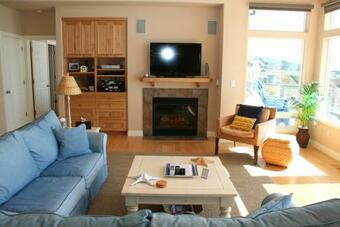 Sea Glass! Amazing Views!!!! On The Bluff! Walk To Beach! Hot Tub!! Bbq! Fast Wifi! A Dillon Beach Jewel!!!