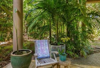 High-end Home With Views, Walk To The Beach, A/c In Livingroom And Much More!