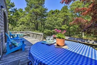 Darling Wellfleet Cottage Walk To Chipmans Cove!