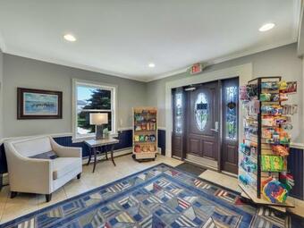 212 Water Street Inn