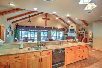 Eustace Lakefront House With Private Dock And Views!