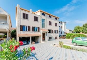 Apartment Karlo