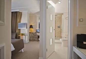 North Point Hotel