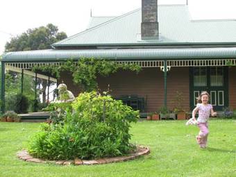 Butterfly Farm Bed And Breakfast Nirranda
