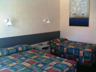 Central Point Motel