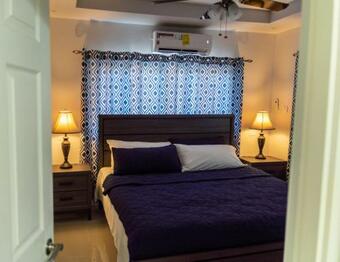 Apartamento La Vue, Montego Bay, Spacious King Bed Suite