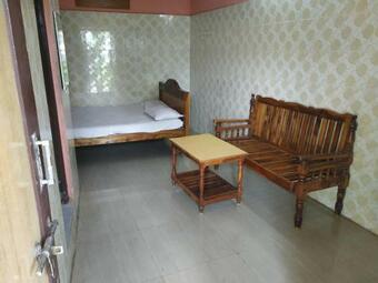Hotel Meera Lodge