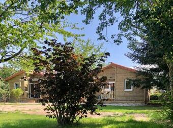 Hostal Les Minis Homes Du Bugey - Eco-lodge City, Un Refuge En Hyper Centre