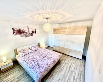 Hostal Guesthouse L&k