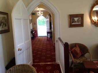 Royal Glen Hotel