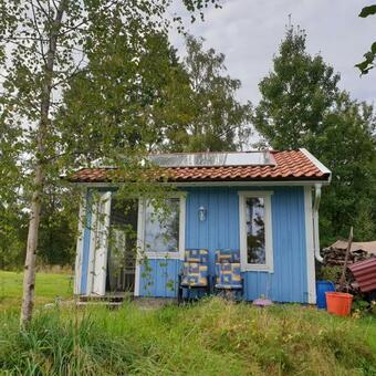 G�ststuga Med Vacker Utsikt Bastu Och Gratis Parkering, Guesthouse With Nice View Close To Limmared With Sauna And Free Parking!