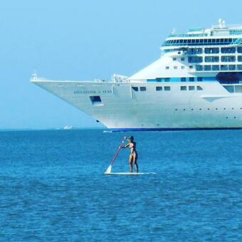 Apartamento Edificio Isla de Gorriti Casa Azul Primera Linea Mar I Playa Mansa Parada 10