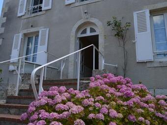 Villa Maison Jeu-les-bois, 3 Pi�ces, 5 Personnes - Fr-1-591-233