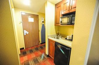 Holiday Inn Express Hotel & Suites Bowling Green