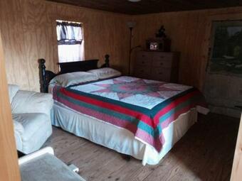 Adorable 1 Bedroom Honey House