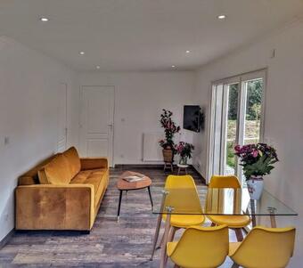 Maison Blanche En C�te De Nacre