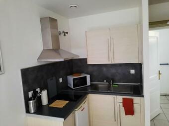 Apartamento Proximite Zone Industrielle ,wifi Netflix, Tout Confort