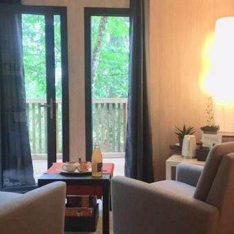 Adorable Chalet Dans Un Espace Bois�