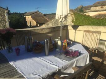 Hostal Le Village