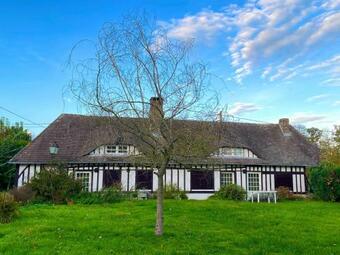 Belle Long�re Normande, Chemin�e Et Jardin Arbor�