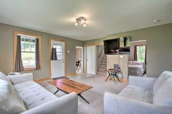 Pet-friendly Spring Grove Home With Serene Yard!