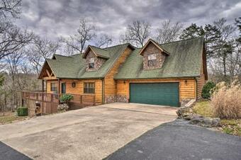 Idyllic Table Rock Lake Cabin Boat And Explore