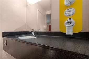 Motel 6 Hayward