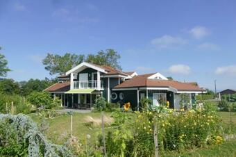 Bed & Breakfast Entre Montagnes Et Lac