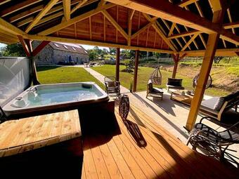 Les Chaignonni�res, G�te Country Chic 4�toiles, Spa En Option Et Jardin, Soci�t� La Clef Decamp