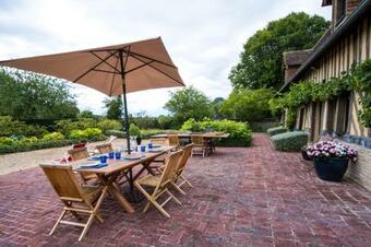 Maison "jardin Gaillard" Disposant D'une Piscine Chauff�e