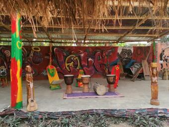 Hostal One Love Bar