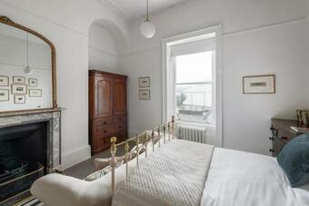 2 Bed Character & Period Apartment Central Bath