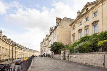 'the Admirals House' - Central Bath & Free Parking