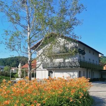 Hostal Apartments & Rooms Sa?a